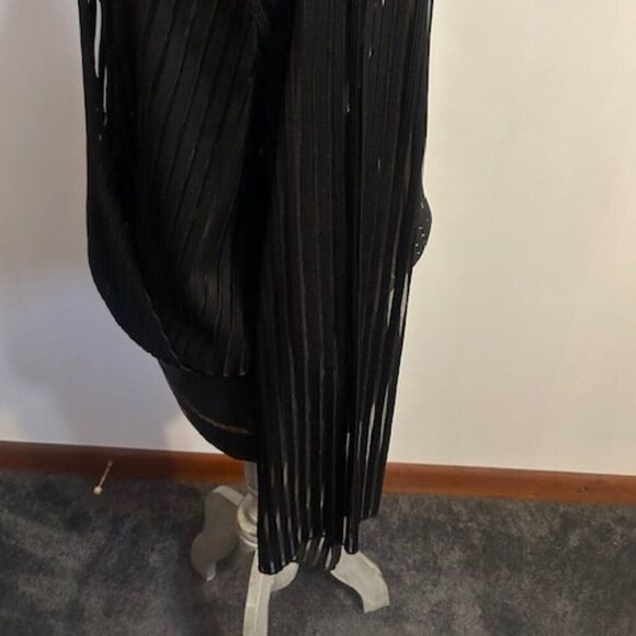 CaCia Black sheer wrap front bell sleeves top, size 3X - Picture 2 of 5